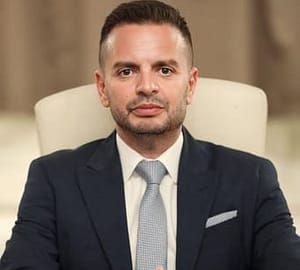 د. محمد راشد: فرض رسوم بأثر رجعي على مشروعات الساحل  يهدد ثقة المستثمرين ويخل بتوازن السوق