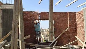 جهازا مدينتي بدر و٦ أكتوبر يزيلان عدة مخالفات بناء بالتعاون مع الشرطة