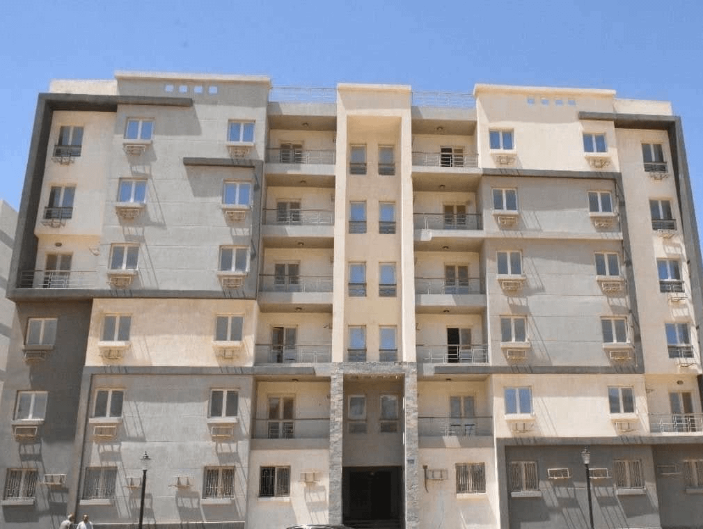 وزير الإسكان يستعرض إنجازات قطاع الشئون العقارية والتجارية بهيئة المجتمعات العمرانية 3 image 130