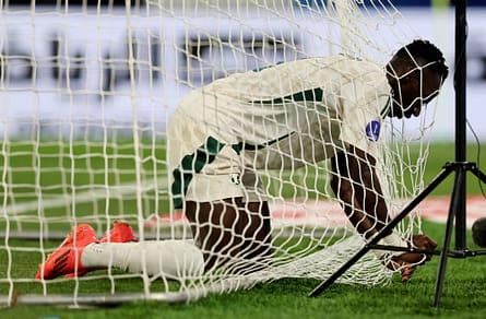 «صقور» رينارد تفشل في التحليق وتودع «كأس الخليج» 4 1735704077 837 صقور رينارد تفشل في التحليق وتودع كأس الخليج