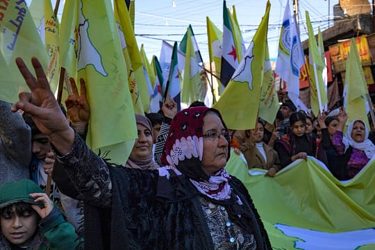 إيران أكبر كذبة انطلت علينا ومشروعها دمّر سوريا 2 1735407567 433 إيران أكبر كذبة انطلت علينا ومشروعها دمّر سوريا