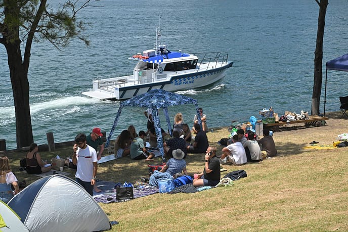 بالألعاب النارية والعروض الضوئية... العالم يتأهب لاستقبال 2025 2 1735630049 665 بالألعاب النارية والعروض الضوئية العالم يتأهب لاستقبال 2025