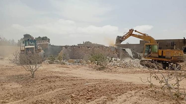 إزالة التعديات عن 80 فدانا بالأقصر الجديدة و15 مخالفة بناء بالساحل الشمالي 82592 HvHBG3