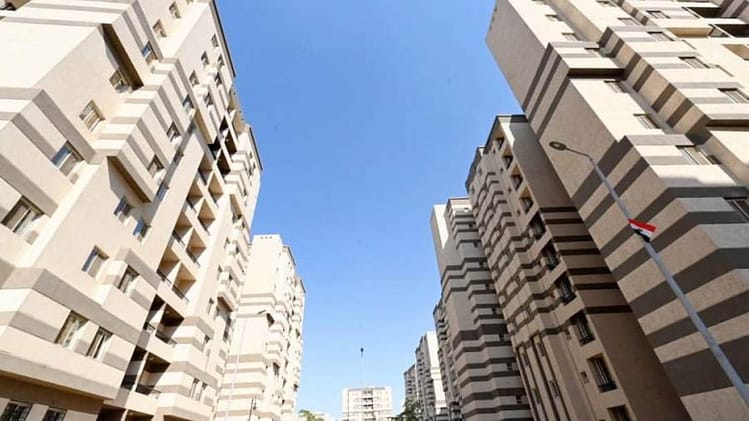 وزير الإسكان يستعرض إنجازات قطاع الشئون العقارية والتجارية بهيئة المجتمعات العمرانية