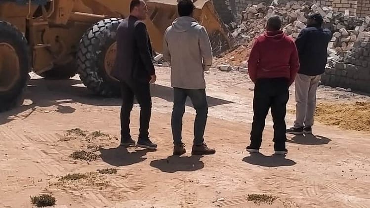 تنفيذ حملات إزالة لمخالفات بناء وتعديات بالساحل الشمالى الغربي 81994