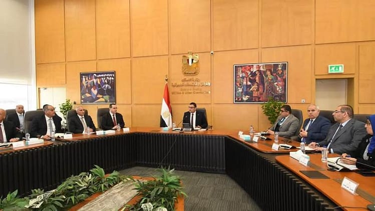 «الشربينى» يوجه رؤساء أجهزة المدن بدراسة كافة الطلبات المقدمة لتقنين الأراضي