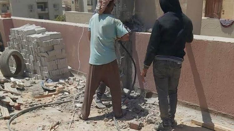 تنفيذ حملات إزالة لمخالفات البناء بالتجمعات الثلاثة لمدينة القاهرة الجديدة 82361 YhNeCg