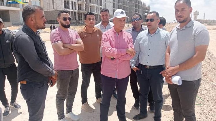 مسئولو “الإسكان” يتابعون المشروعات الجاري تنفيذها بالقرى السياحية 82475 sRW0Fd