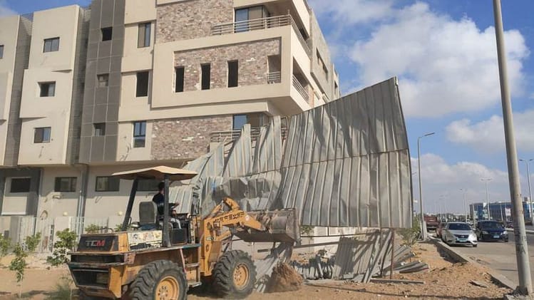 جهاز مدينة القاهرة الجديدة ينفذ حملات موسعة للتصدي للمخالفات وإزالة التعديات 83899 ihWKu2