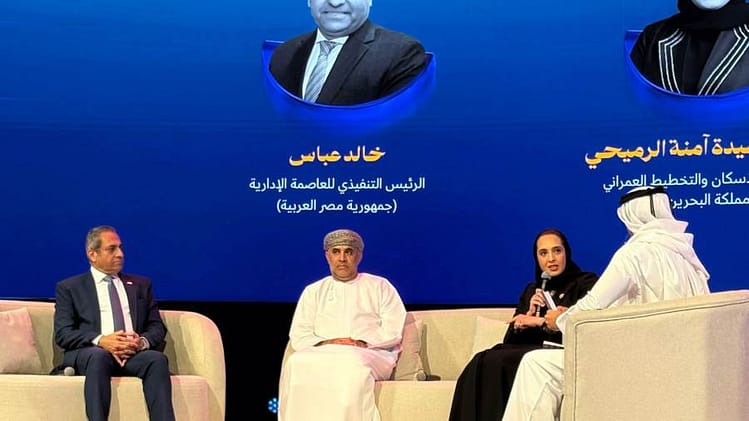 خالد عباس من مسقط: « العاصمة الإدارية» نموذج رائد لجذب الاستثمارات وتحقيق التنمية المستدامة
