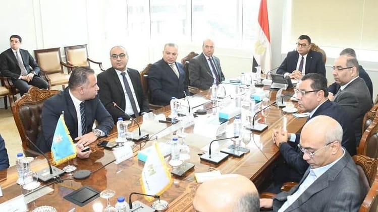 وزير الإسكان يبحث مع صندوق التنمية الحضرية آليات تشغيل مشروع حدائق تلال الفسطاط استعدادًا للافتتاح