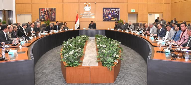 وزير الإسكان يعقد اجتماعه الدورى لمتابعة موقف تنفيذ وحدات الإسكان الاجتماعي بعددٍ من المدن الجديدة