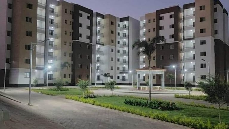 وزير الإسكان يُعلن موعد إجراء القرعة العلنية على الوحدات السكنية والأراضي الصغيرة “مسكن” بالمدن الجديدة