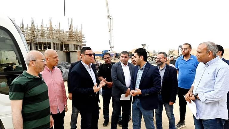 «الشربينى» يتفقد الأعمال الإنشائية لمشروع «ديارنا» بالعبور الجديدة