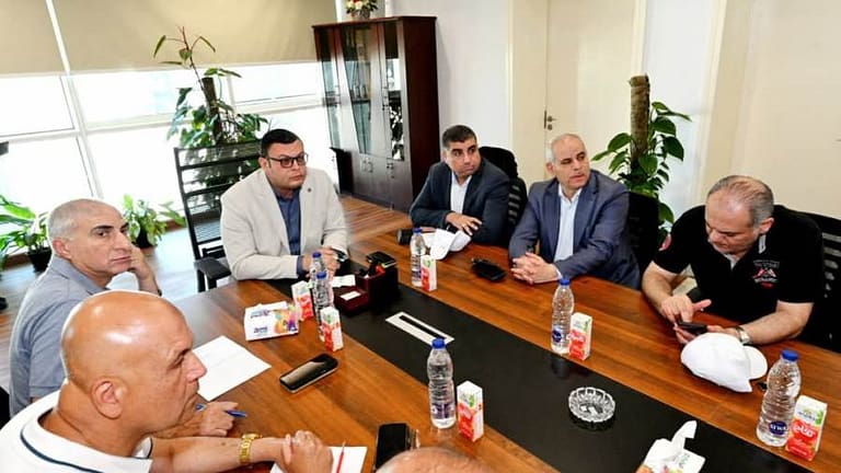 وزير الإسكان يعقد اجتماعاً بمقر جهاز العلمين الجديدة لمتابعة موقف تسليم وتشغيل المشروعات التنموية بالمدينة