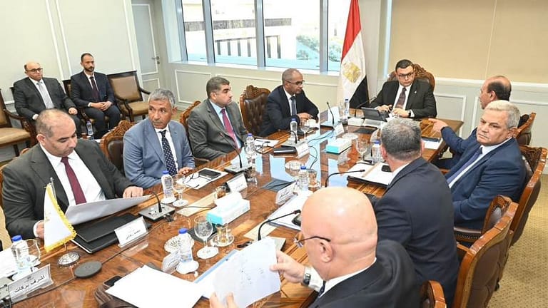 وزير الإسكان يشدد على الانتهاء من مشروعات «حياة كريمة»  فى التوقيتات المحددة