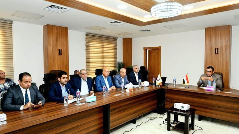 بلغت 94 ألف طلب .. وزير الإسكان يتابع ملف تقنين الأراضي بالعبور الجديدة والشروق ويوجه بإعداد تقرير شهري