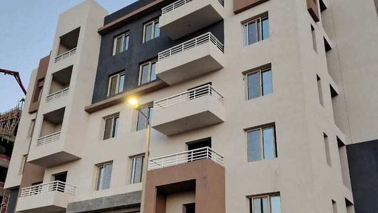 وزير الإسكان يتابع معدلات تنفيذ مشروع «ديارنا» للإسكان المتوسط بـ 23 مدينة