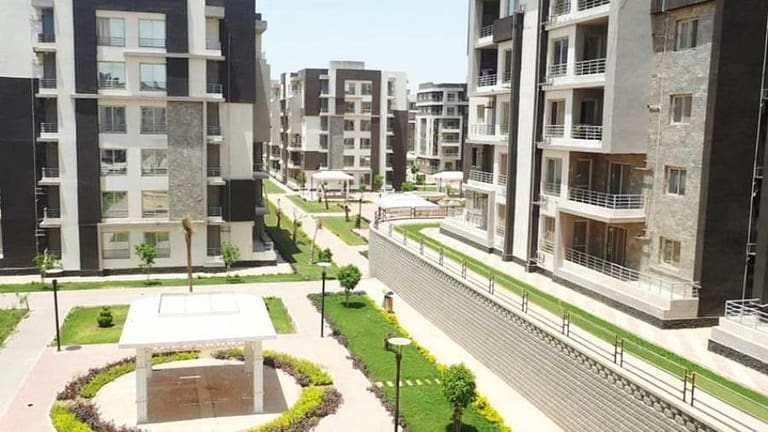 منتظرو تكميلية المرحلة العاشرة بمشروع “بيت الوطن” يرفضون حجز قطع الأراضي المسربة على مواقع التواصل الاجتماعي